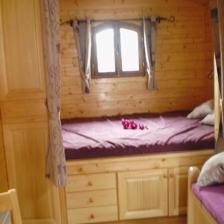 Bed and Breakfast Les Roziers - Roulotte Bagnac Exterior foto